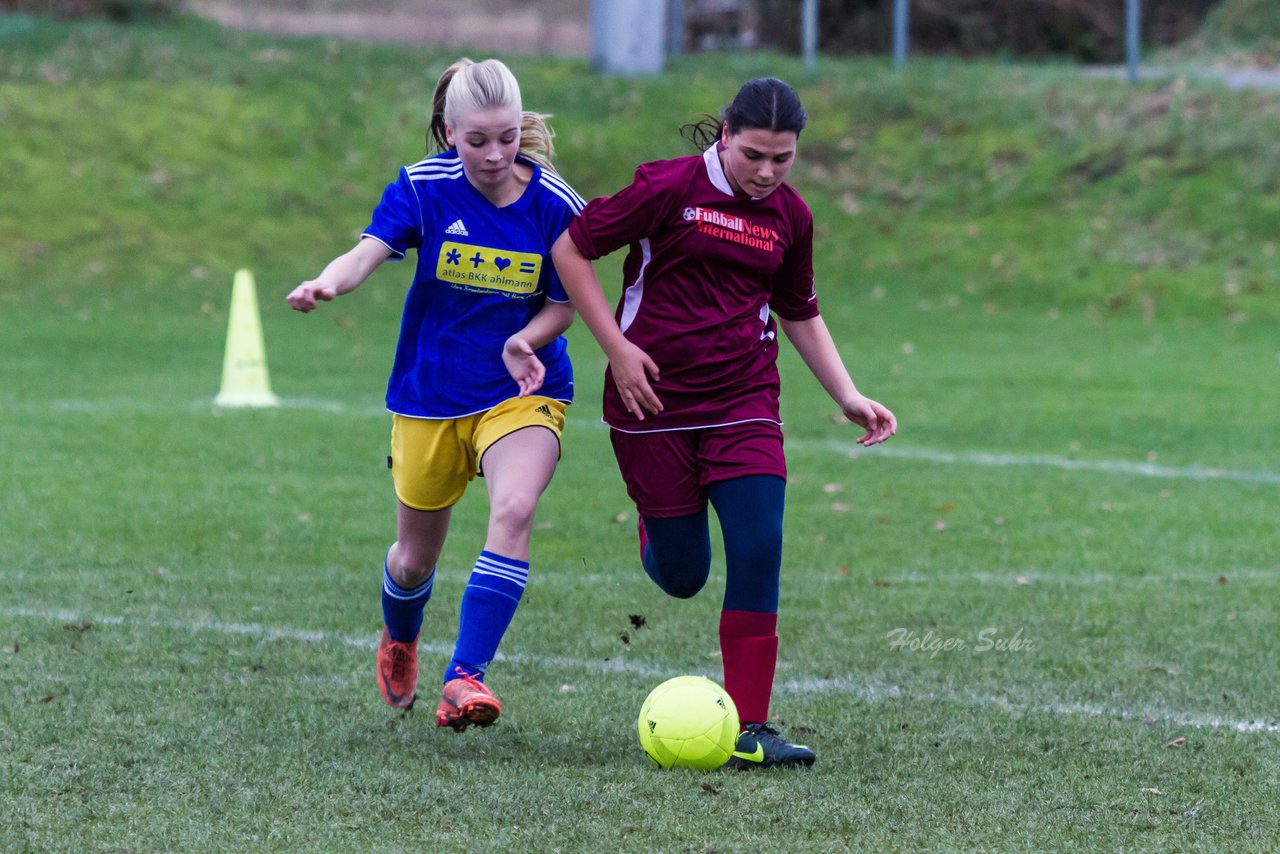 Bild 93 - B-Juniorinnen TSV Gnutz o.W. - SV Henstedt Ulzburg II : Ergebnis: ca. 5:0